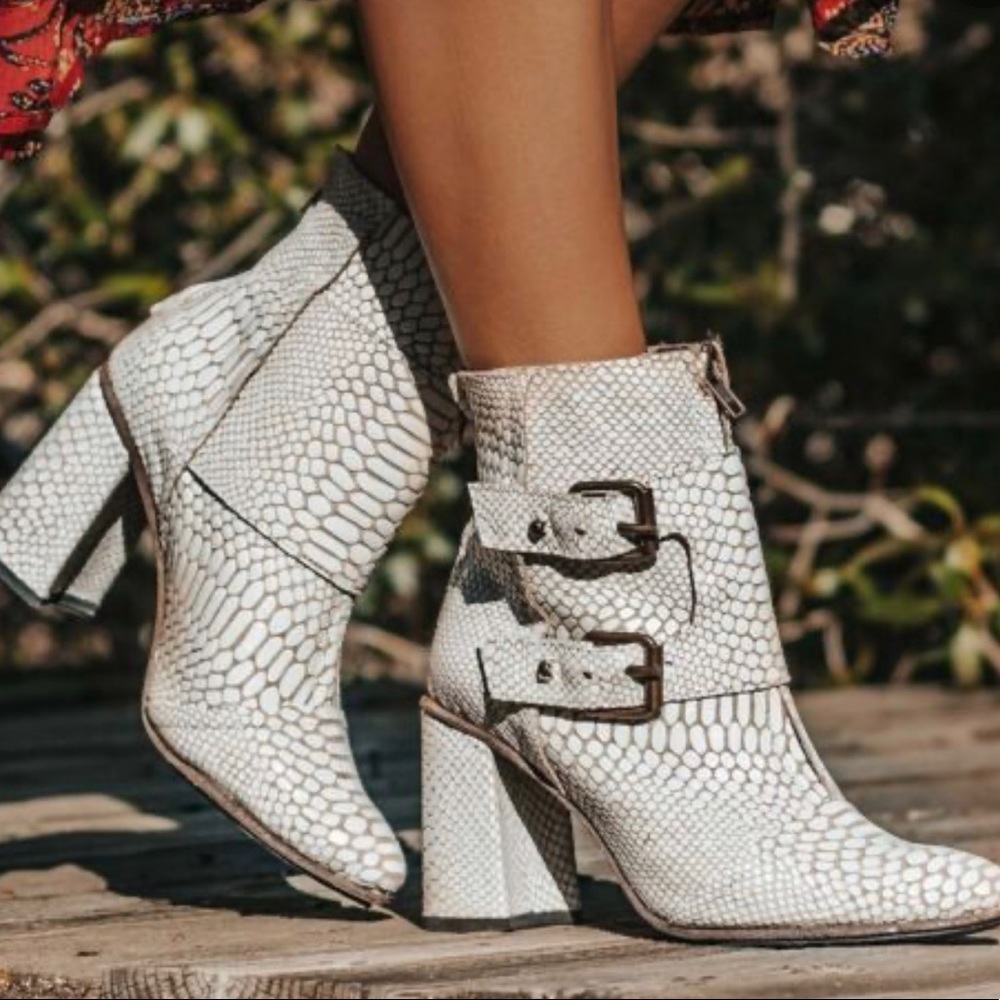 Freebird Joey White Snake Boots (NEW)